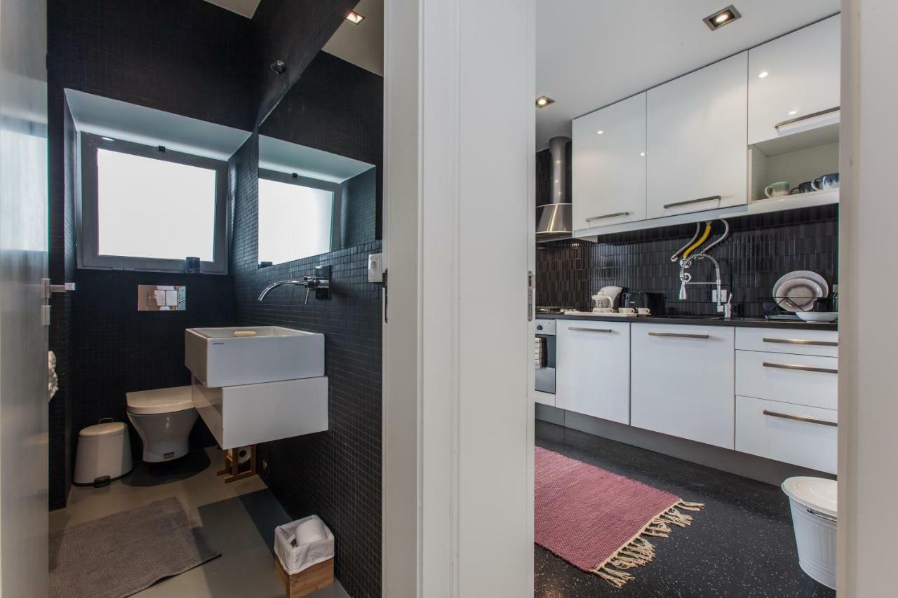 Renovated Apart With Private Courtyard, By Timecooler リスボン エクステリア 写真
